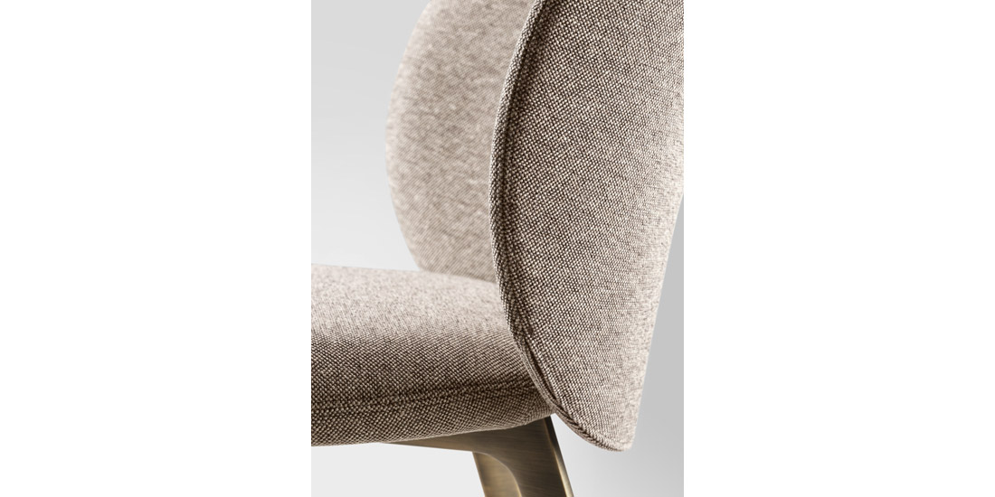 Hillary Chair