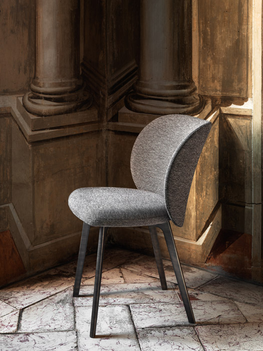 Hillary Chair