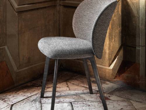 Hillary Chair