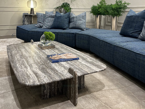 Settebello sofa - Ypsilon suspension lamp - Cards coffee table