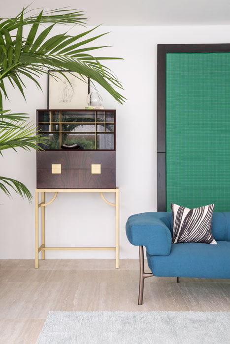 Zuan Bar Cabinet